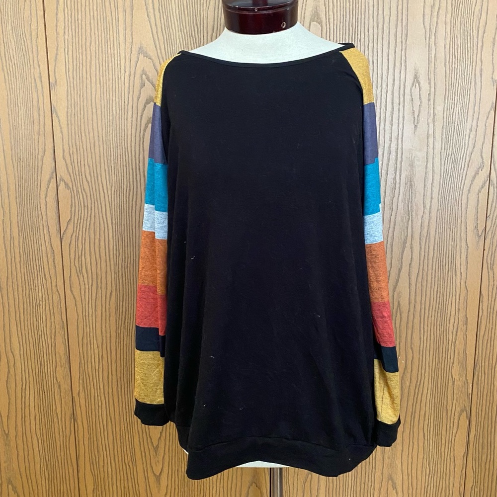 Barely worn scoop neck tunic style